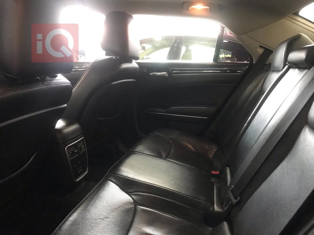 کرایسلەر 300